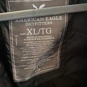 American Eagle black quilted down vest, Size XL